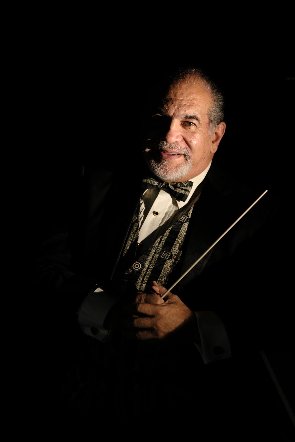 Mario Monroy con la batuta en la mano